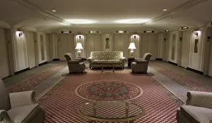 Contemporary Hotel Design Drucke: Classic elevator lobby interior of a hotel