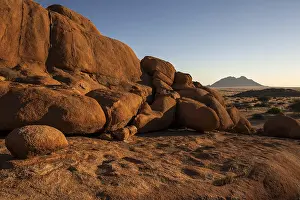 Spitzkoppe Rock Formation Drucke: Cliff with rocks at Spitzkoppe