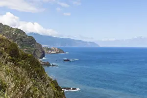 Rocky Shoreline Landscape Drucke: Cliffs at Arco de Sao Jorge