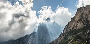 Col De Bavella Drucke: Cliffs in clouds, Col de Bavella