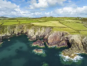 Aerial Landscape Photography UK Drucke: Cliffs and Fields over Porthclais from a drone