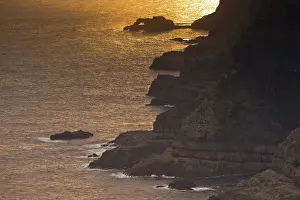 Faroe Islands Evening Light Drucke: Cliffs and sea in evening light