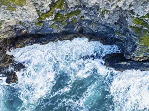 British Countryside Drone Shot Drucke: Top Down over Cliffs and Waves from a drone