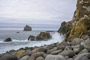 Rocky Cliffs Europe Drucke: Cliffs and waves, Grindavik, Suournes