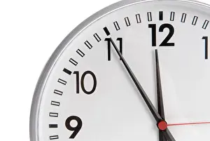 Time Pressure Symbol Drucke: Clock is on 5 before 12