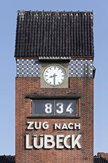 Summer Travel Photography Germany Drucke: Clock tower with departure indication