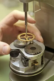 Antique Clock Restoration Drucke: Clockmaker restore clock