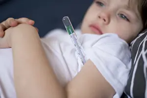 Child Healthcare Drucke: Close up child thermometer