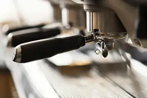 Drucke von Nah an die Kaffeemaschine Arabica Drucke: Nah an den Kaffeeautomaten.