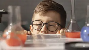Museum Building Photography Drucke: Close up kid laboratory