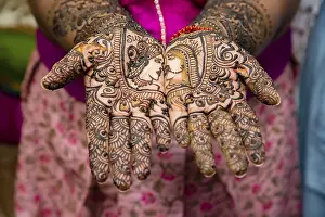 Mauritius Travel Photography Drucke: Close up of mehendi on bride's hand