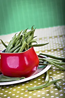Green Beans Close Up Drucke: Close up shut of green beans on the table