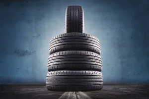 Close Up Tire Drucke: close up of four tires
