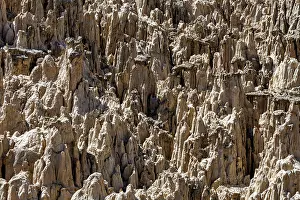Drucke von Nahaufnahme einer durch Erosion verwitterten Felsoberfläche mit intensiven Strukturen, das Lunavalley in der Nähe von La Paz in Bolivien Bolivien Drucke: Nahansicht einer abgewitterten Felsoberfläche mit intensiven Strukturen.