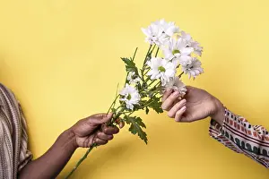Multi Ethnic Couple Drucke: A close-up image of a man's