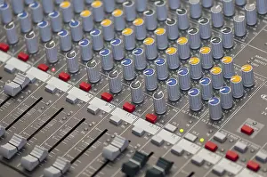 Professional Audio Equipment Drucke: Close-up on knobs of an audio console