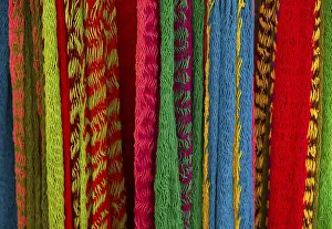 Indian Market Scene Drucke: Close-up of multi-colored hammocks