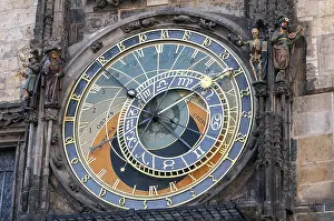 Czech Republic Timepiece Drucke: Close up view of the astronomical clock of Prague