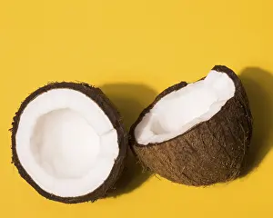 Exotic Tropical Fruit Drucke: Close up view coconut concept