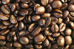 Close Up Coffee Beans Drucke: Close up view coffee beans
