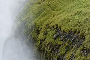 Gullfoss Waterfall Drucke: Close up view of Gullfoss waterfall