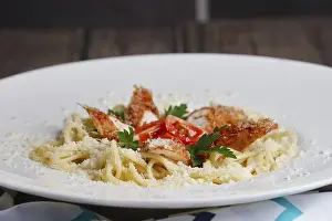 Italian Meal Ideas Drucke: Close up view of spaghetti with chicken