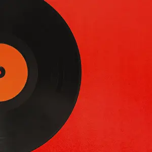 Red Background Image Drucke: Close up vinyl record red background