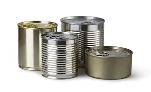 White Background Packaging Drucke: Closed tin can isolated on white