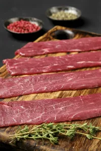 Grilled Steak Photography Drucke: Closeup view of thin raw beef strips