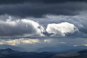 Cloudy Norway Drucke: Cloud atmosphere in the mountains