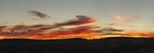Deserted French Countryside Drucke: Cloud and clear sky during a sunset