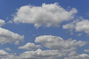 Overcast Sky With Cumulus Clouds Drucke: Cloud formation, blue sky with cumulus clouds