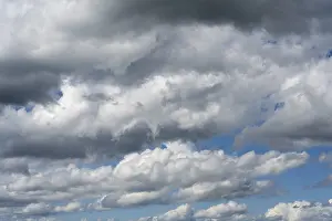 Cloud Formation Germany Drucke: Cloud formation (cumulus), blue sky with low clouds