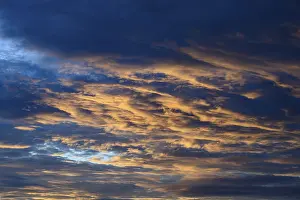 Southern Germany Weather Drucke: Cloud formation (Cumulus) after sunset
