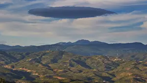 UNESCO World Heritage Site Mystras Drucke: A cloud formation hovers over a wide