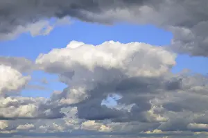 Cloud Formation Germany Drucke: Cloud formation right before a thunderstorm