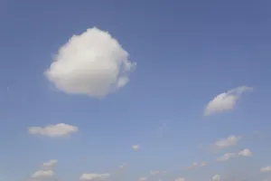 Drucke von Wolkenbildung, einzelne große Cumuluswolken, Nordrhein-Westfalen, Deutschland Humilis Drucke: Wolkenbildung, einzelne große Cumulushöhen.