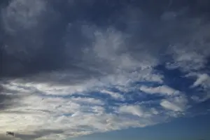 Cloud Formation Drucke: Cloud formation in the sky, background