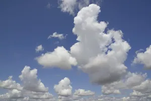 Drucke von Wolkenbildung, aufragende Cumuluswolken, Nordrhein-Westfalen, Deutschland Humilis Drucke: Wolkenbildung, aufragende Cumuluswolken.