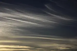 Deserted European Landscape Drucke: Cloud streaks