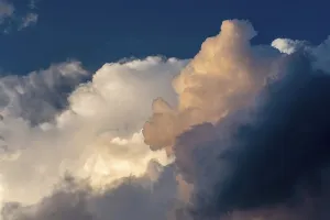 Deserted Landscape With Clouds Drucke: clouds (Cumulus) after the passage of a thunderstorm in different colours