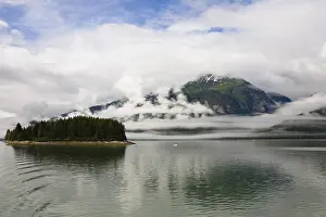 Southeast Alaska Coastline Drucke: Clouds, Endicott Arm, Inside Passage