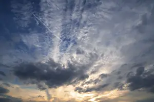 Backlit Cloud Formation Drucke: Clouds in the evening sky