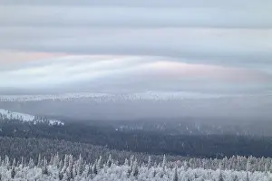 Mountainous European Landscapes Drucke: Clouds over forested mountain ranges
