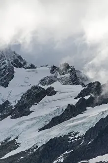 Protected Area Photography USA Drucke: Clouds over glaciers with snow