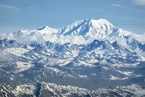Denali National Park Landscape Drucke: Clouds over high mountains, Mt Foraker