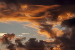 Orange Cloudy Sky Drucke: Clouds, orange cloudy sky after sunset