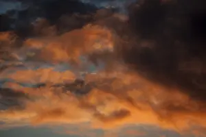 Orange Cloudy Sky Drucke: Clouds, orange cloudy sky after sunset