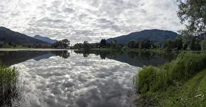 Drucke von Wolken werden im See Gaishorner See, Panoramabild, Gaishorn am See, Paltental, Steiermark, Österreich Verwandte Bilder Drucke: Wolken spiegeln sich im See.