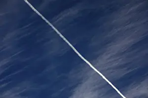 Cloudy Sky Austria Drucke: Cloudy sky with contrails, cirrus clouds or feather clouds